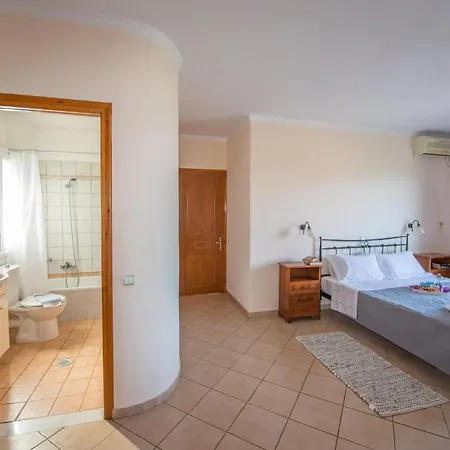 Lenio Loutses Períthia