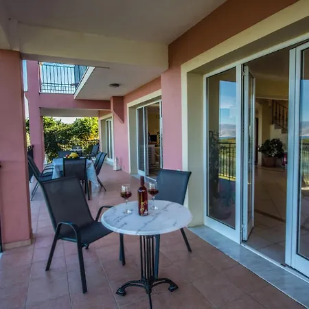 Lenio Loutses Villa *